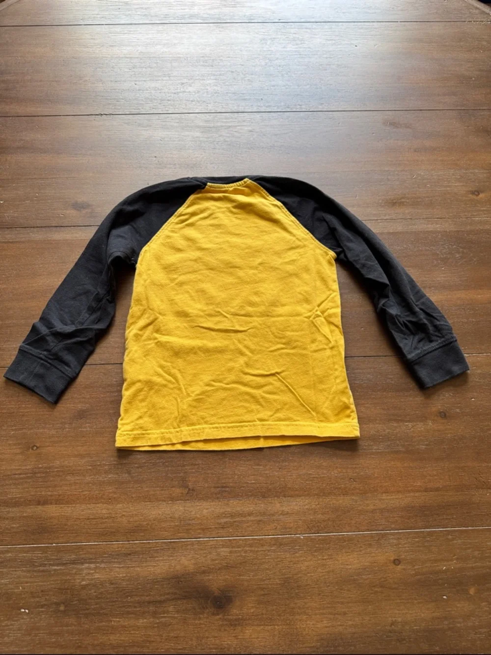 Four Gymboree cotton long sleeves tees S (5) Buffalo Bear Cat Basketball